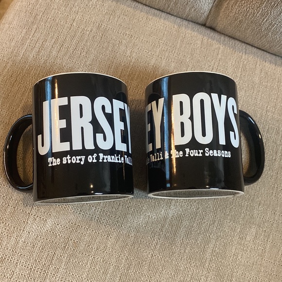 Jersey Boys Frankie Valli Vintage Black & White Coffee Mugs - Set of 2 LIKE NEW - Picture 9 of 13